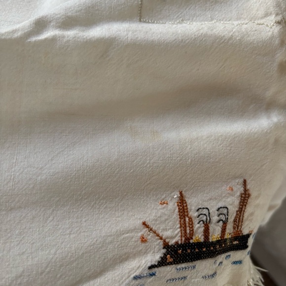 Embroidered Capri Fringe Linen Decor Country Horse and Carriage Design Stitched - Picture 10 of 15